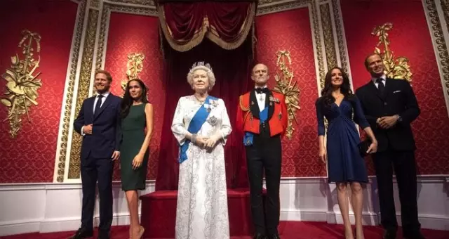 İngiltere Prensi Harry ile eşi Meghan Markle'ın heykelleri kaldırıldı İngiltere Prensi Harry ile eşi Meghan Markle'ın heykelleri kaldırıldı