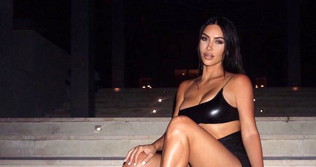 Kim Kardashian, 'Biraz geç oldu' deyip iç çamaşırlı pozuyla hayranlarının yeni yılını kutladı!