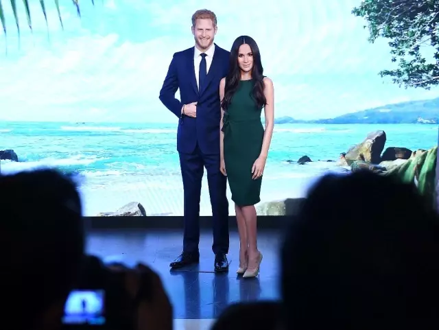 Madame Tussauds Müzesi Prens Harry ve Markle'ın heykellerini kaldırdı Madame Tussauds Müzesi Prens Harry ve Markle'ın heykellerini kaldırdı
