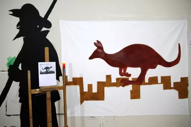 Mardinli ressam Avustralya'daki yangını tuvaline işledi Mardinli ressam Avustralya'daki yangını tuvaline işledi