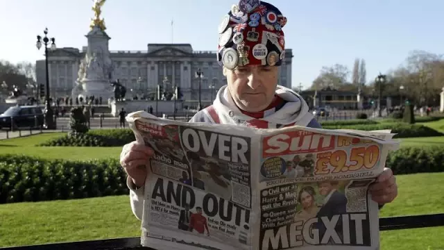 Prens Harry ve Meghan Markle'ın Kraliyet ailesindeki görevlerinden çekilmesine İngilizler ne diyor?