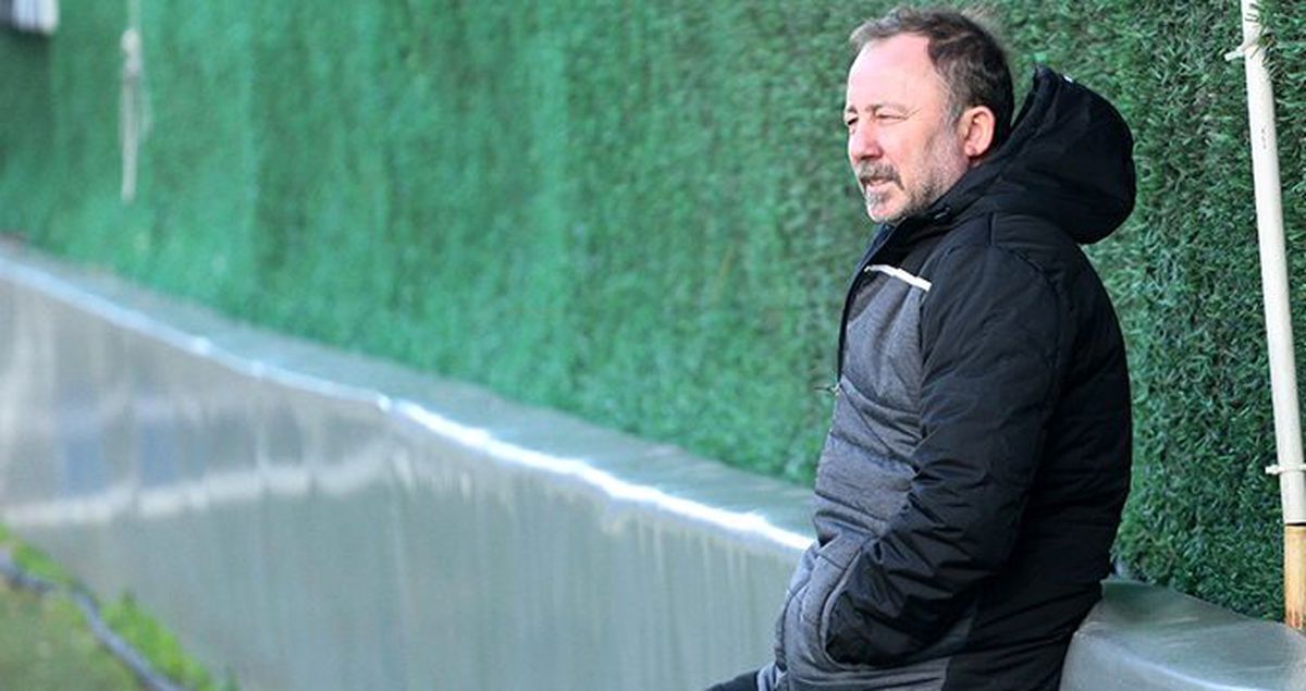 Sergen Yalçın: Simon Falette ile sezon başında ilgilendik