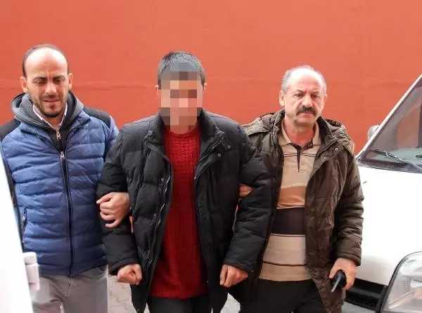 'Yan bakma' kavgasında ölen liseli toprağa verildi 'Yan bakma' kavgasında ölen liseli toprağa verildi