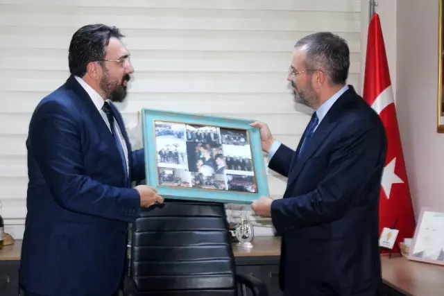 AK Parti Genel Başkan Yardımcısı Ünal Ayvalık'ta AK Parti Genel Başkan Yardımcısı Ünal Ayvalık'ta