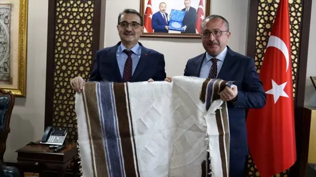 Bakanlar Varank ve Dönmez Siirt Valiliğini ziyaret etti Bakanlar Varank ve Dönmez Siirt Valiliğini ziyaret etti