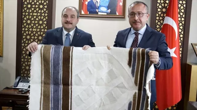 Bakanlar Varank ve Dönmez Siirt Valiliğini ziyaret etti Bakanlar Varank ve Dönmez Siirt Valiliğini ziyaret etti
