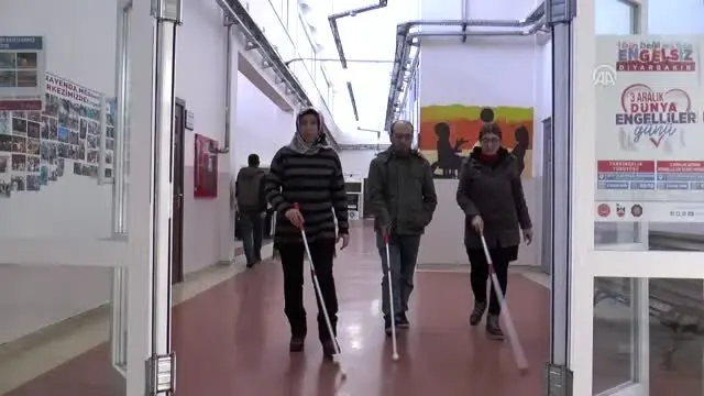 Beyaz baston eğitimiyle güven ile hareket edecekler - DİYARBAKIR