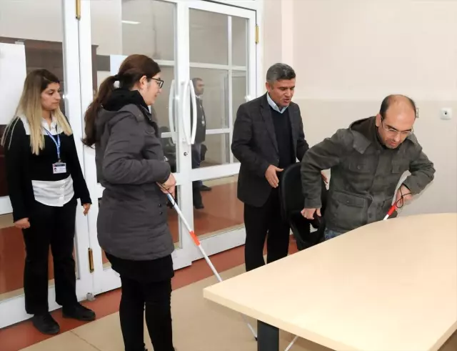 Beyaz baston eğitimiyle güvenle hareket edecekler