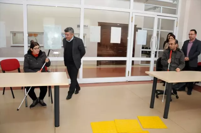 Beyaz baston eğitimiyle güvenle hareket edecekler