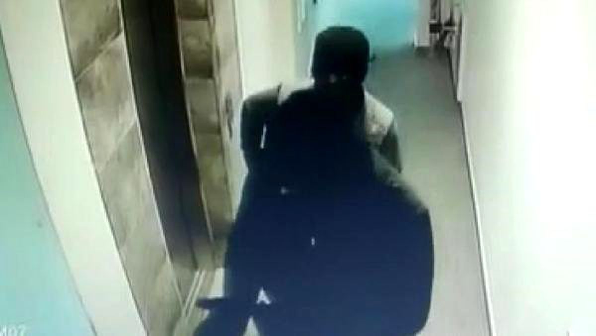 Kar maskeli 2 kişi tarafından evinin önünde öldürüldü (2)