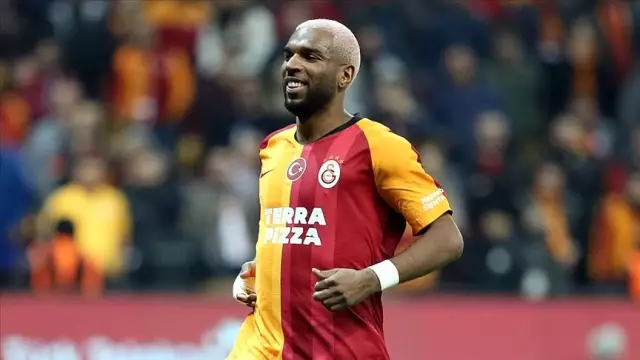 Ryan Babel'den deprem paylaşımı