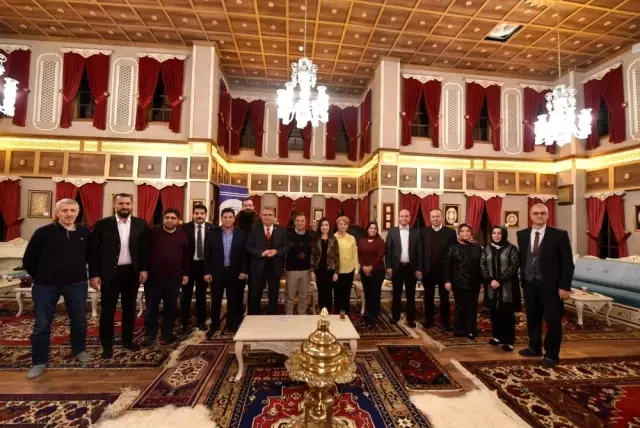 Yunusemre Kent Konseyi gazetecileri unutmadı Yunusemre Kent Konseyi gazetecileri unutmadı
