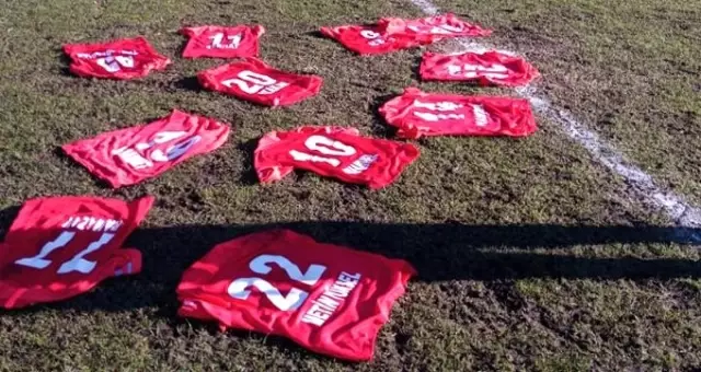 Sezon başından beri paralarını alamayan futbolculardan görülmemiş tepki!