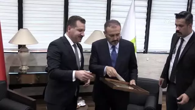 AK Parti'li Ünal: 'Planları, tuzakları boza boza yolumuza devam edeceğiz' AK Parti'li Ünal: 'Planları, tuzakları boza boza yolumuza devam edeceğiz'