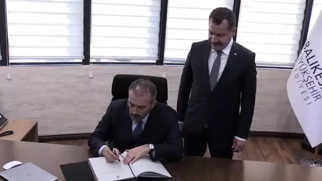 AK Parti'li Ünal: 'Planları, tuzakları boza boza yolumuza devam edeceğiz' AK Parti'li Ünal: 'Planları, tuzakları boza boza yolumuza devam edeceğiz'