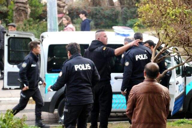 Antalya'nın göbeğinde bıçakla dehşet saçtı ardından selfie çekti