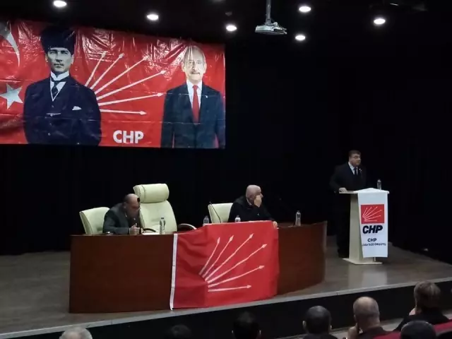 CHP Aliağa İlçe Başkanlığı'na Özlem Şan Oğuzhan Seçildi CHP Aliağa İlçe Başkanlığı'na Özlem Şan Oğuzhan Seçildi