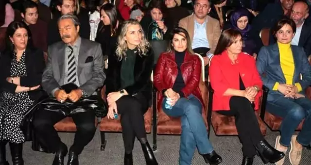 Demirtaş'ın eşi, Dilek İmamoğlu ve Selvi Kılıçdaroğlu beraber tiyatro izlediler Demirtaş'ın eşi, Dilek İmamoğlu ve Selvi Kılıçdaroğlu beraber tiyatro izlediler