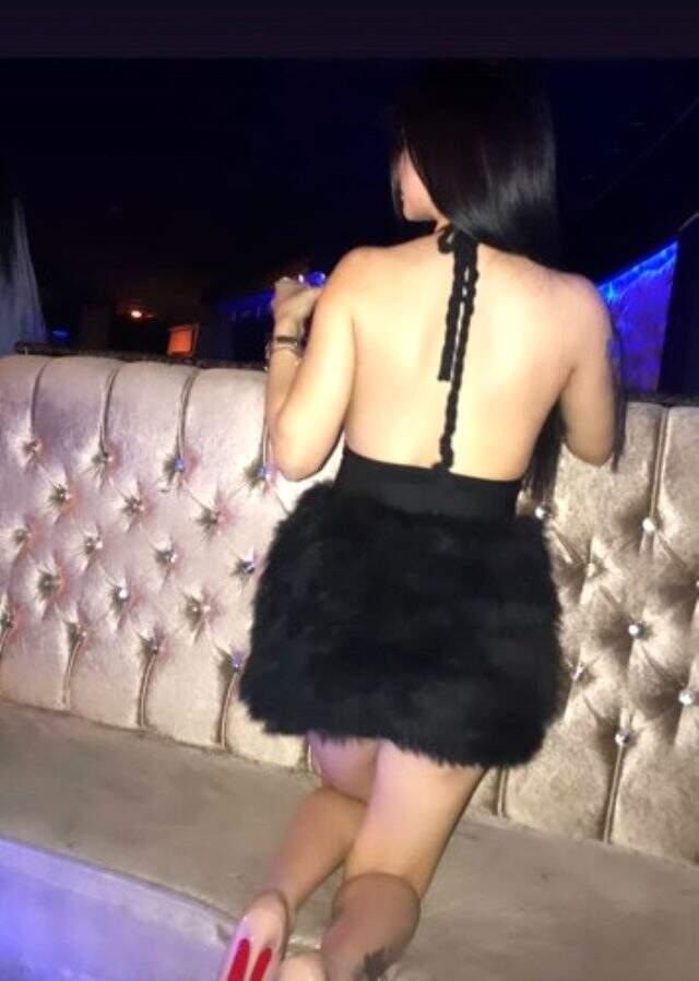 Fenomen gelin adayı Naz Mila, göğüslerini sallayarak dans etti