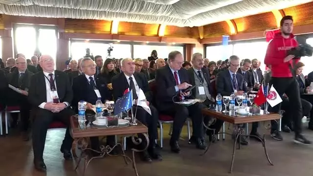 Gazeteciler Cemiyetinden 'Demokrasi için Medya, Medya için Demokrasi' konferansı Gazeteciler Cemiyetinden 'Demokrasi için Medya, Medya için Demokrasi' konferansı