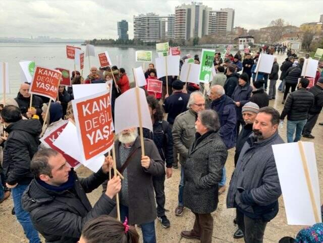 Kanal İstanbul'a tepki gösterenler el ele verip zincir oluşturdu.