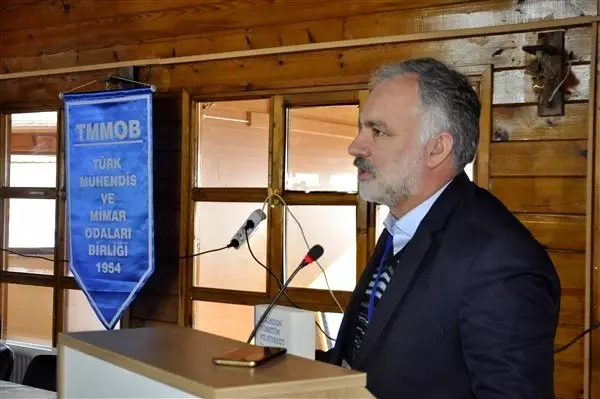 Kars'ta 'Yerel Yönetimler, Demokrasi ve Kentleşme Politikaları' Sempozyumu Kars'ta 'Yerel Yönetimler, Demokrasi ve Kentleşme Politikaları' Sempozyumu
