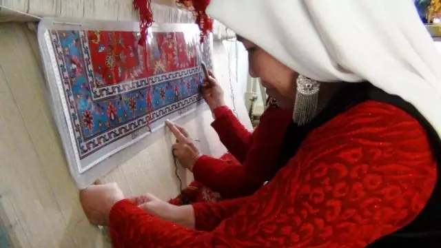 Kaymakam ve milletvekiline atlı karşılama Kaymakam ve milletvekiline atlı karşılama