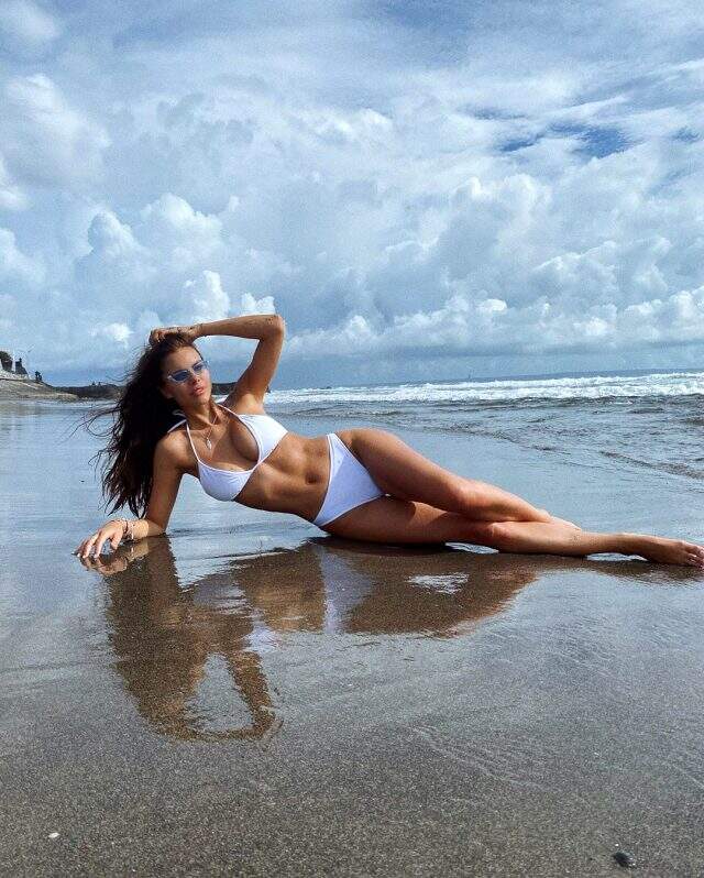 Rus model Viktoria Odintcava, bikinili paylaşımıyla Instagram'ı salladı