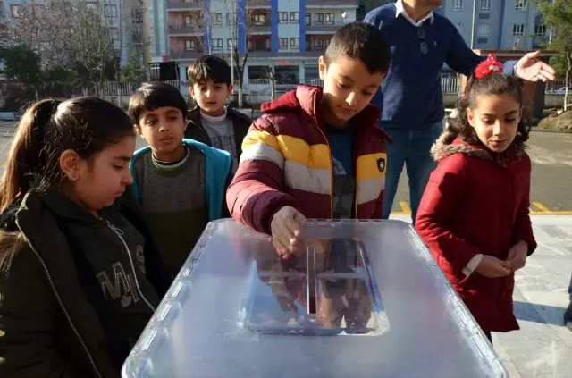 Batman'da ilkokul öğrencilerinden NCL2 hastası Ahmet için bağış Batman'da ilkokul öğrencilerinden NCL2 hastası Ahmet için bağış