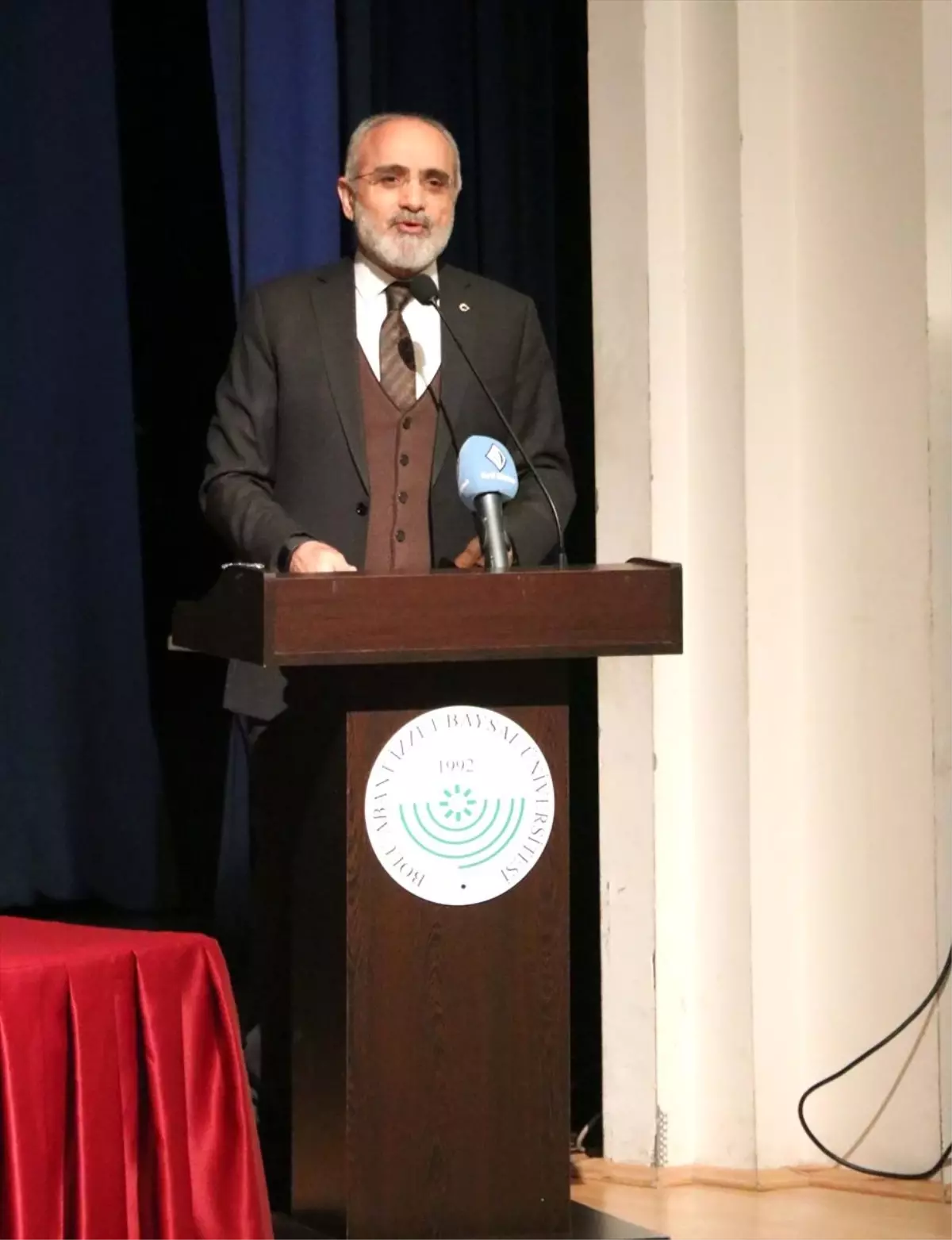 Bolu'da 'Doğu Akdeniz'deki gelişmeler ve Türkiye' paneli