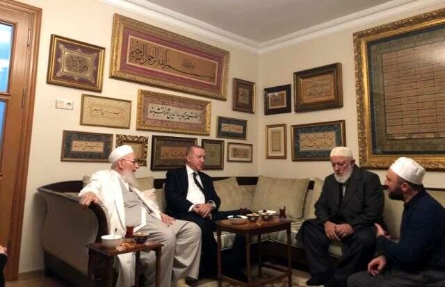 Cumhurbaşkanı Erdoğan, İsmailağa Vakfı'na ziyaret etti