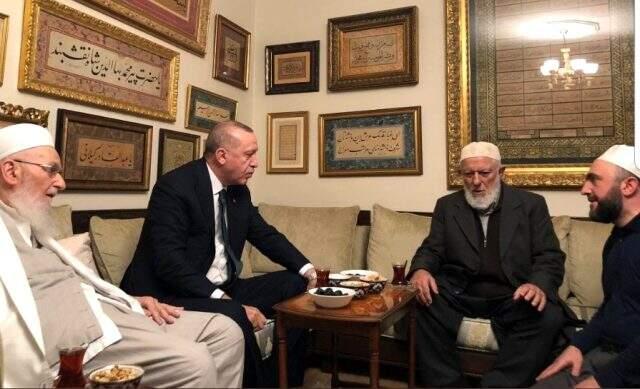 Cumhurbaşkanı Erdoğan, İsmailağa Vakfı'na ziyaret etti