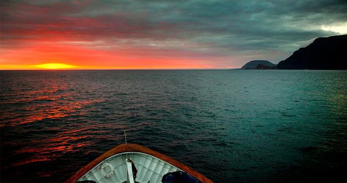 Ekvador'a bağlı Galapagos Adaları'ndaki Cumbre Yanardağı yeniden faaliyete geçti!