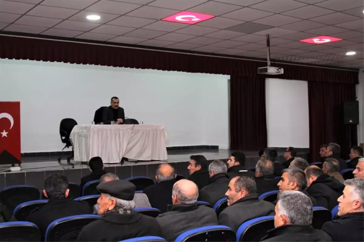 Kaymakam Çelik, muhtarlarla bir araya geldi