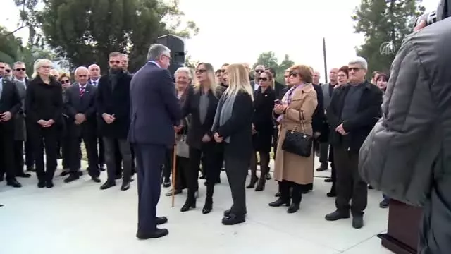 KKTC'nin Kurucu Cumhurbaşkanı Denktaş'ın vefatının 8'inci yılı KKTC'nin Kurucu Cumhurbaşkanı Denktaş'ın vefatının 8'inci yılı