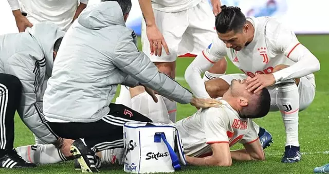 Merih Demiral'ın sol diz ön çapraz bağı koptu ve sezonu kapattı