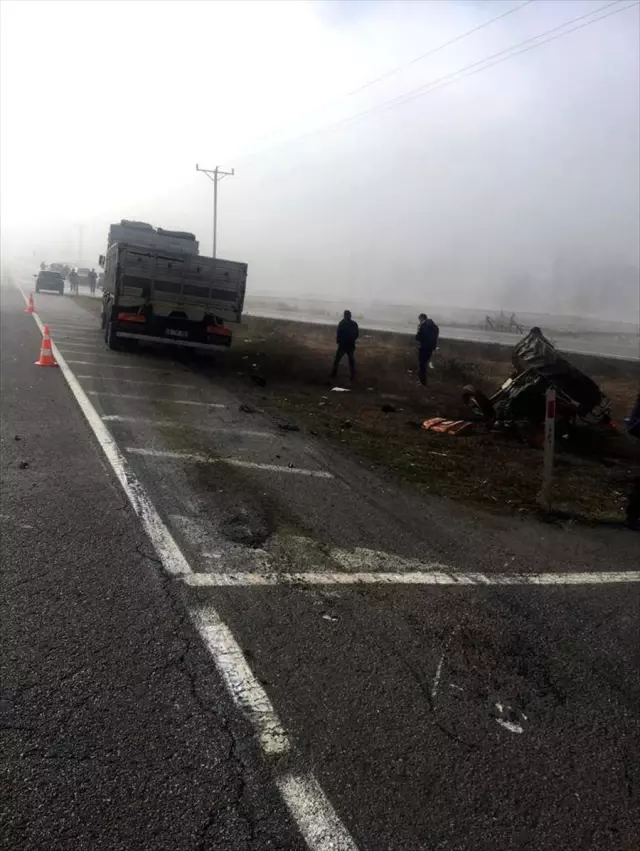 Sinop'ta kamyon ile traktör çarpıştı: 1 yaralı