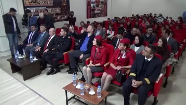 THY personeli öğrencilere mesleki tecrübelerini anlattı