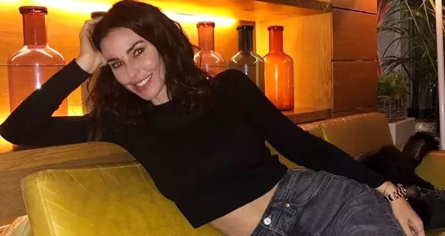 12 bin 800 TL'lik seminere katılan Defne Samyeli, kağıda yazdığı isim görünecek diye panik oldu
