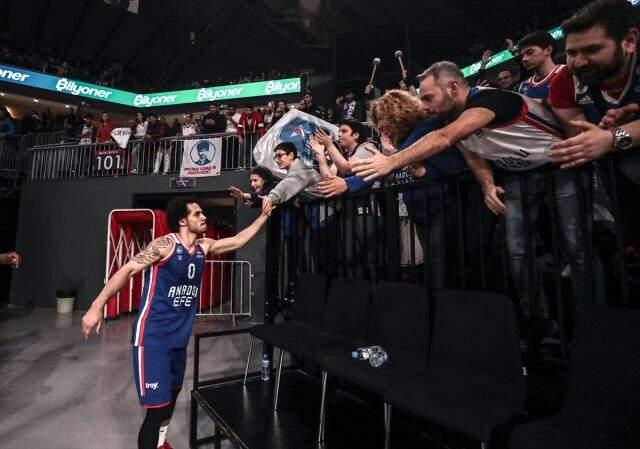 Anadolu Efes, AX Armani Exchange Milan'ı 88-68 mağlup ett