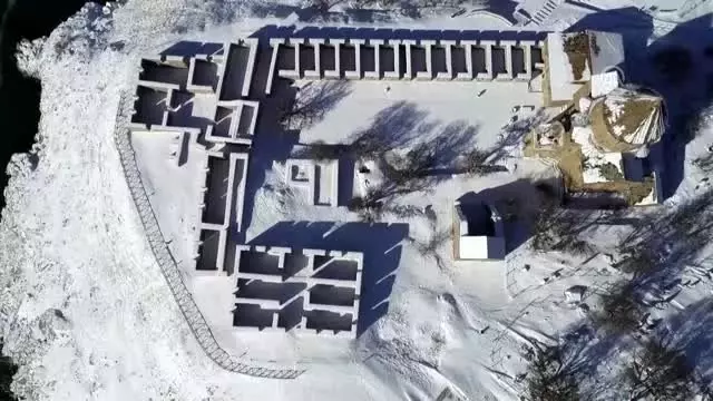 'Beyaz gelinliğini' giyen Akdamar Adası ziyaretçileri büyülüyor 'Beyaz gelinliğini' giyen Akdamar Adası ziyaretçileri büyülüyor