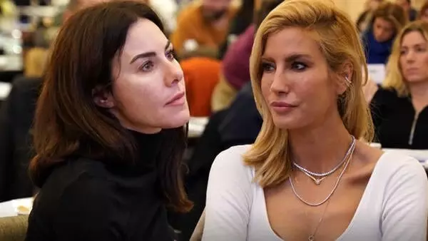 Çağla Şikel ve Defne Samyeli Affetmeyi 12 bin 800 Liraya Öğrendi Çağla Şikel ve Defne Samyeli Affetmeyi 12 bin 800 Liraya Öğrendi