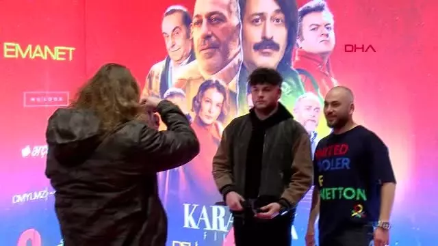 Cem Yılmaz'ın yeni filmi Karakomik Filmler 2 Deli ve Emanet'in galası yapıldı Cem Yılmaz'ın yeni filmi Karakomik Filmler 2 Deli ve Emanet'in galası yapıldı