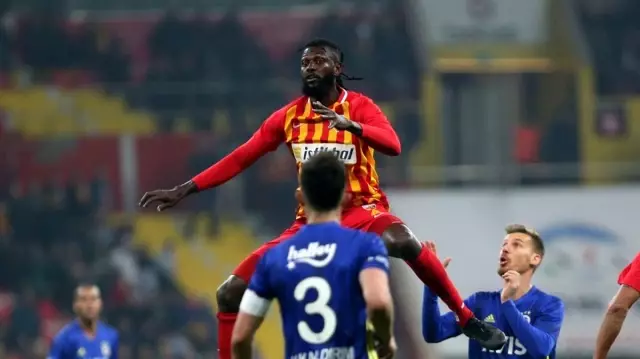 Göztepe, Adebayor ile prensipte anlaştı