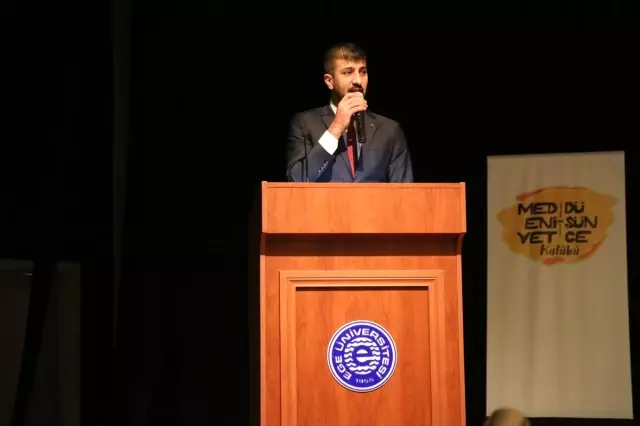 İzmir'de hadisleri resimlere aktaran öğrencilere ödül