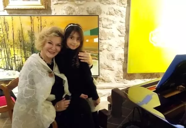 Piyanonun altın kızı Nil, idolü Gülsin Onay'la aynı sahnede