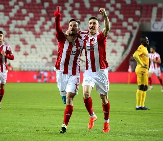 Sivasspor, Malatyaspor'u 4-0 mağlup etti