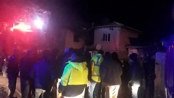 Ulukışla'da yangın faciası: 2'si çocuk 4 ölü, 3 yaralı- Yeniden Ulukışla'da yangın faciası: 2'si çocuk 4 ölü, 3 yaralı- Yeniden
