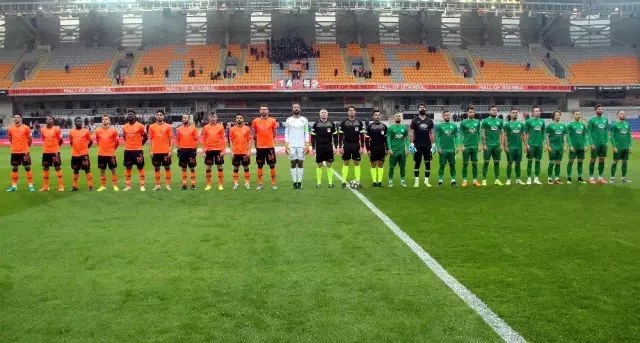 Ziraat Türkiye Kupası: Medipol Başakşehir: 1 - GMG Kırklarelispor: 1 (Maç sonucu) Ziraat Türkiye Kupası: Medipol Başakşehir: 1 - GMG Kırklarelispor: 1 (Maç sonucu)