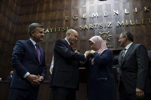 AK Parti'den aday gösterilmedi, bağımsız aday olup seçimi kazandı ve yeniden AK Parti'ye katıldı